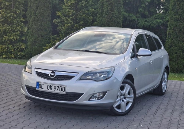 Opel Astra cena 25999 przebieg: 147200, rok produkcji 2011 z Górzno małe 379